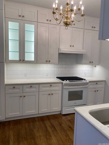 322 FURR DR, San Antonio, TX 78201