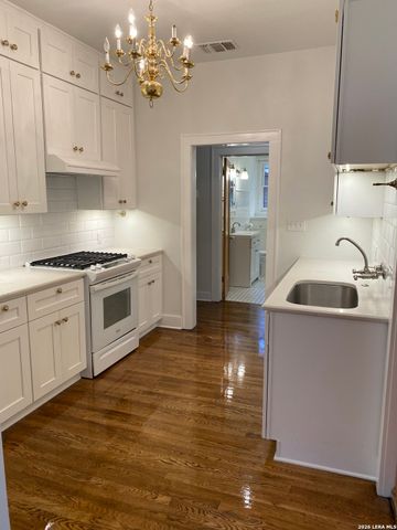 322 FURR DR, San Antonio, TX 78201