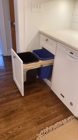 322 FURR DR, San Antonio, TX 78201