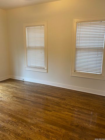 322 FURR DR, San Antonio, TX 78201