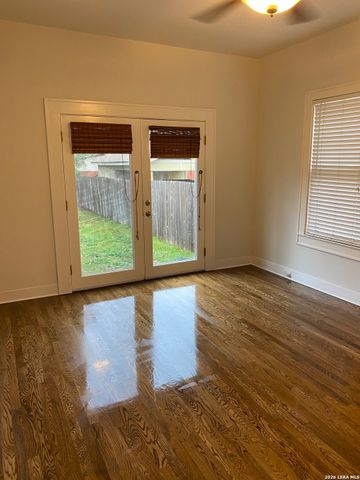 322 FURR DR, San Antonio, TX 78201