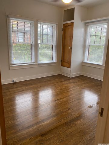 322 FURR DR, San Antonio, TX 78201