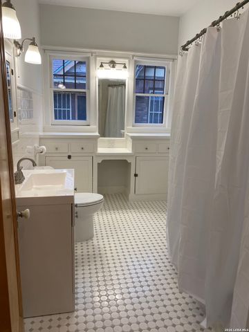 322 FURR DR, San Antonio, TX 78201