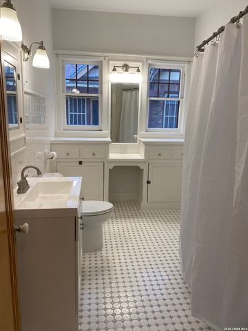 322 FURR DR, San Antonio, TX 78201