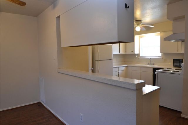 9200 W Bellfort Avenue 79, Houston, TX 77031