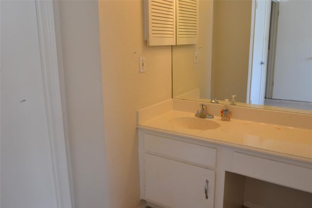 9200 W Bellfort Avenue 79, Houston, TX 77031