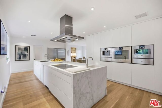 5020 Bilmoor Avenue, Los Angeles, CA 91356