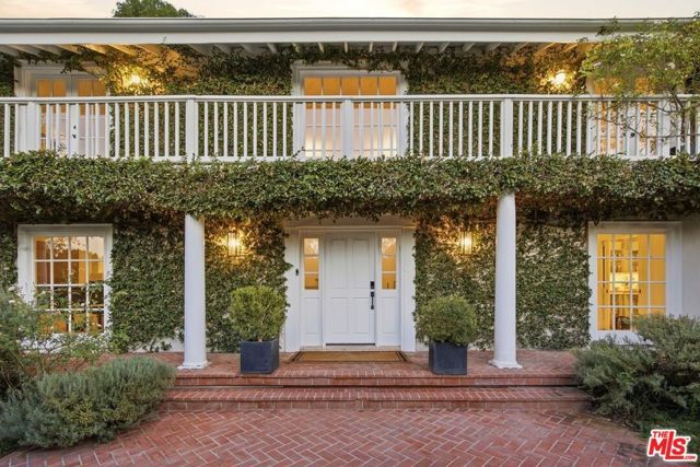 5020 Bilmoor Avenue, Los Angeles, CA 91356