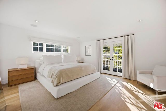 5020 Bilmoor Avenue, Los Angeles, CA 91356