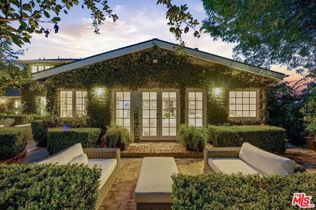 5020 Bilmoor Avenue, Los Angeles, CA 91356