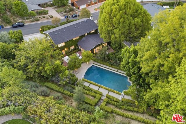 5020 Bilmoor Avenue, Los Angeles, CA 91356