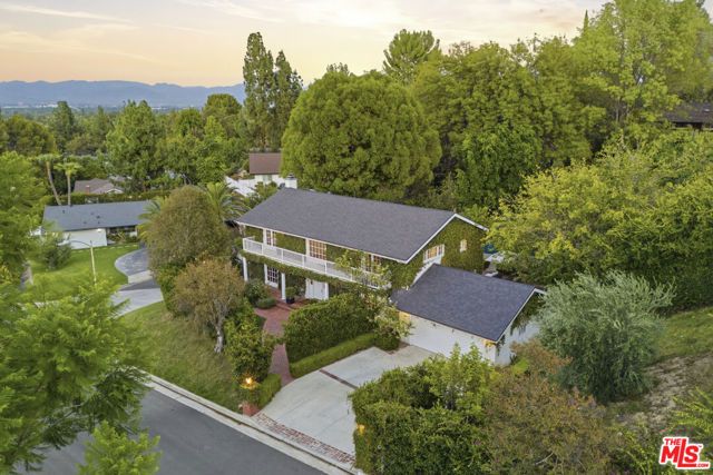 5020 Bilmoor Avenue, Los Angeles, CA 91356