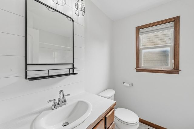 710 W Gatewood Ln, Andover, KS 67002