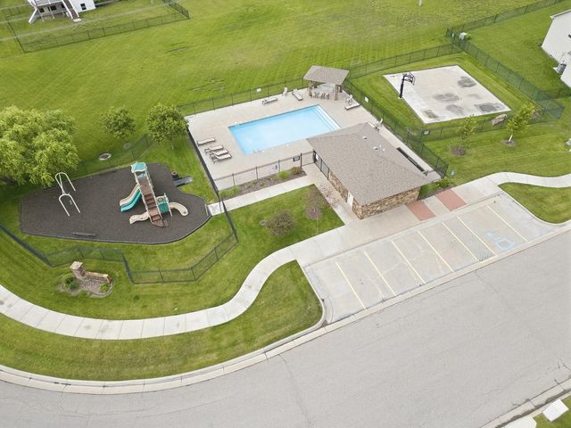 710 W Gatewood Ln, Andover, KS 67002