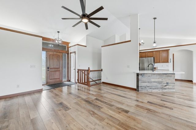710 W Gatewood Ln, Andover, KS 67002