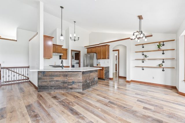 710 W Gatewood Ln, Andover, KS 67002