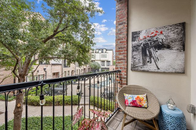 2141 Norlock Lane, Dallas, TX 75201