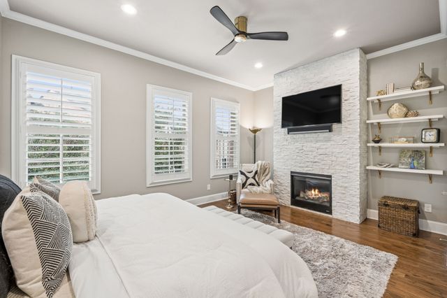 2141 Norlock Lane, Dallas, TX 75201