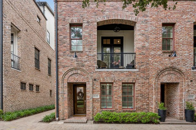2141 Norlock Lane, Dallas, TX 75201