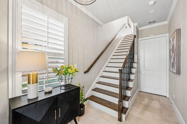2141 Norlock Lane, Dallas, TX 75201