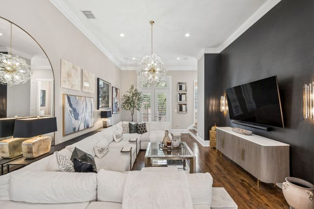2141 Norlock Lane, Dallas, TX 75201