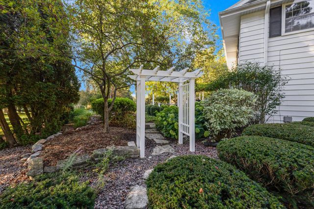 6210 Fisher LANE, Greendale, WI 53129