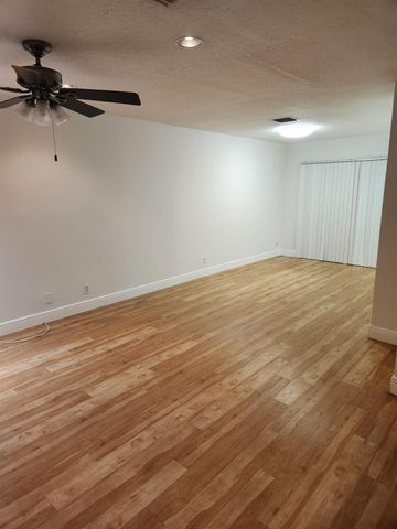 1137 SW 44 WY 1137, Deerfield Beach, FL 33442