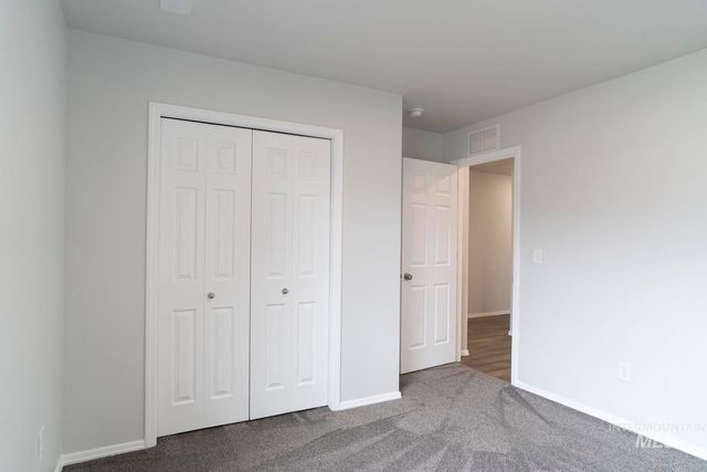 1281 W Buffalo River Dr, Meridian, ID 83642