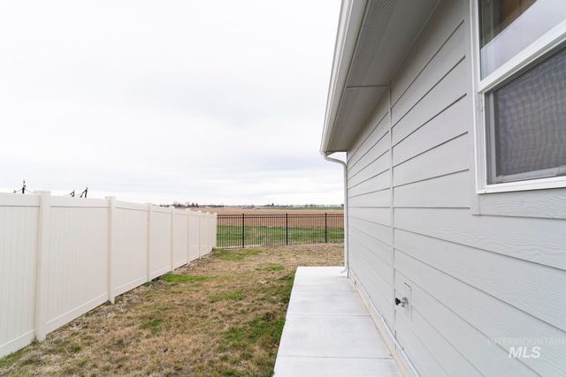 1281 W Buffalo River Dr, Meridian, ID 83642