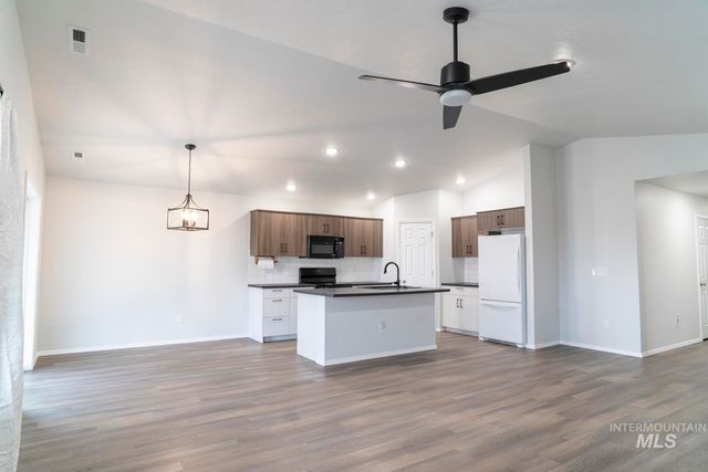 1281 W Buffalo River Dr, Meridian, ID 83642