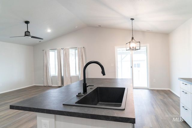 1281 W Buffalo River Dr, Meridian, ID 83642