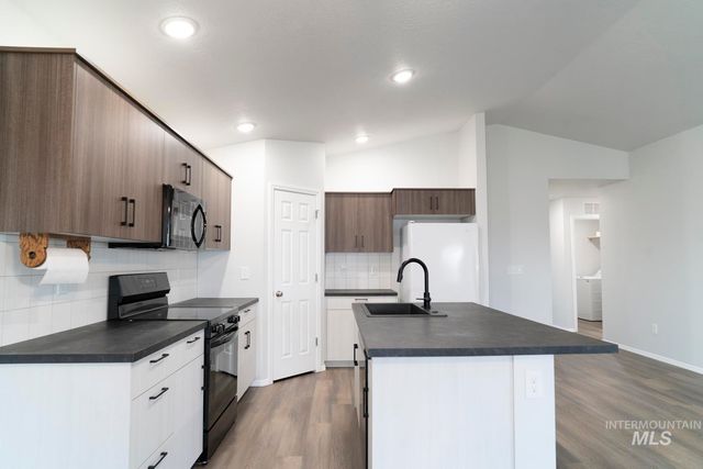 1281 W Buffalo River Dr, Meridian, ID 83642