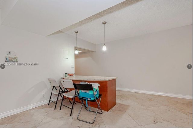 4000 N Hills Dr 29, Hollywood, FL 33021