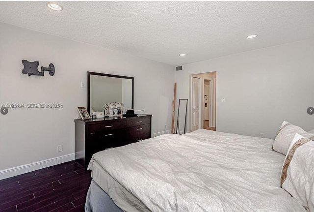 4000 N Hills Dr 29, Hollywood, FL 33021