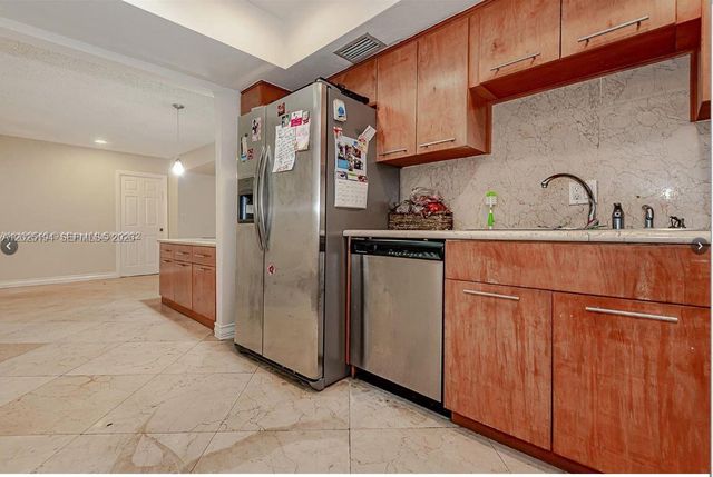 4000 N Hills Dr 29, Hollywood, FL 33021