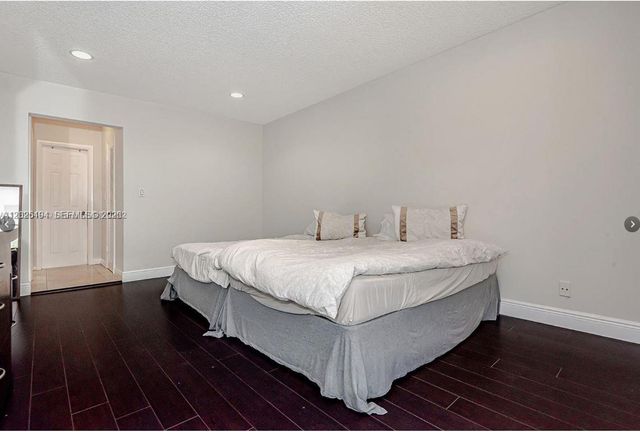4000 N Hills Dr 29, Hollywood, FL 33021