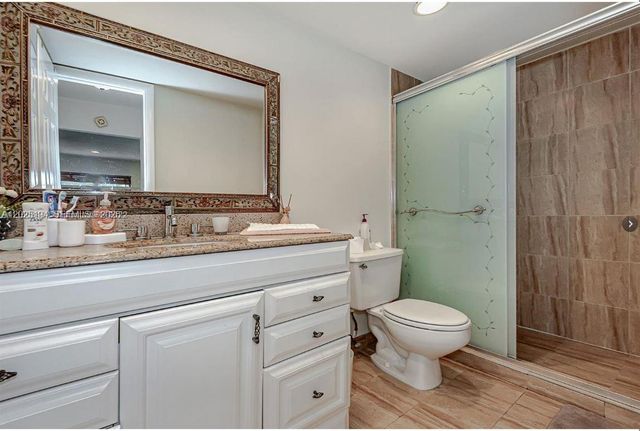 4000 N Hills Dr 29, Hollywood, FL 33021