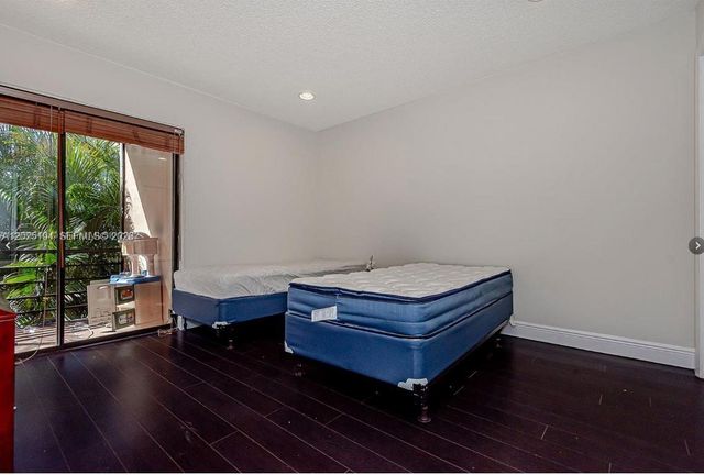 4000 N Hills Dr 29, Hollywood, FL 33021