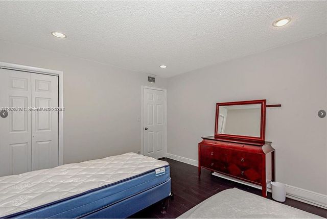 4000 N Hills Dr 29, Hollywood, FL 33021