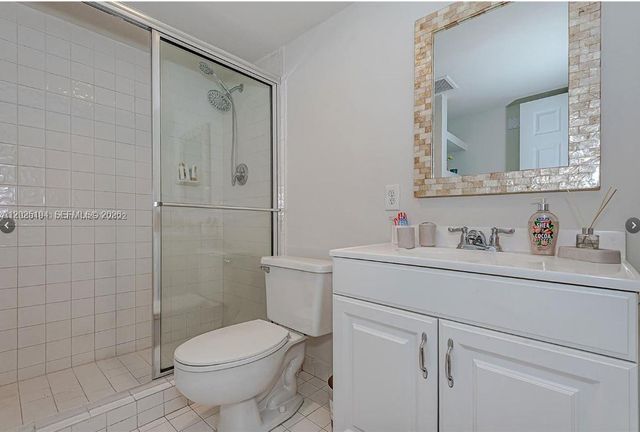 4000 N Hills Dr 29, Hollywood, FL 33021