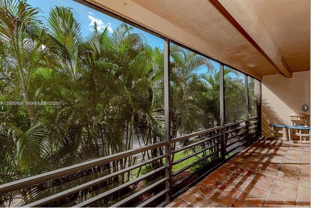 4000 N Hills Dr 29, Hollywood, FL 33021
