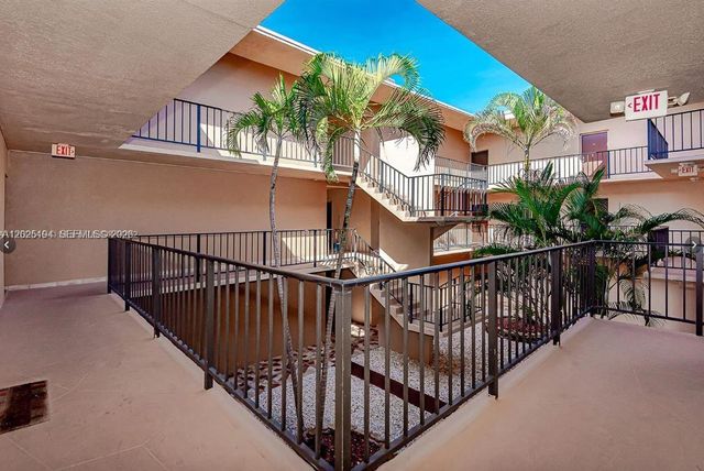 4000 N Hills Dr 29, Hollywood, FL 33021