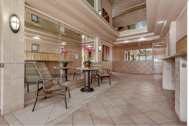 4000 N Hills Dr 29, Hollywood, FL 33021