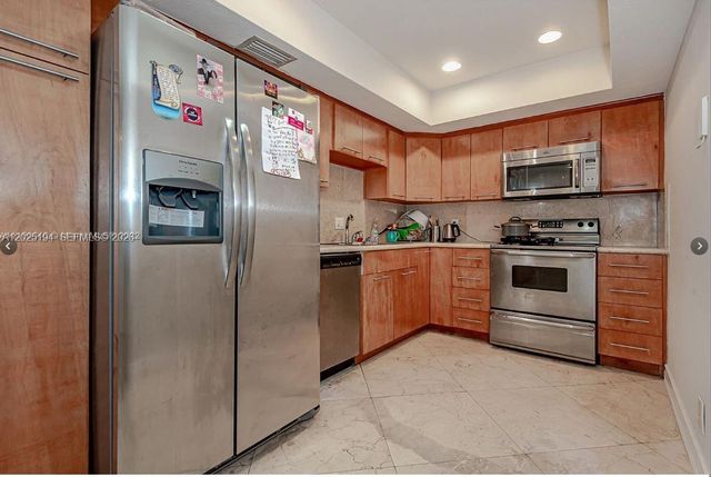 4000 N Hills Dr 29, Hollywood, FL 33021