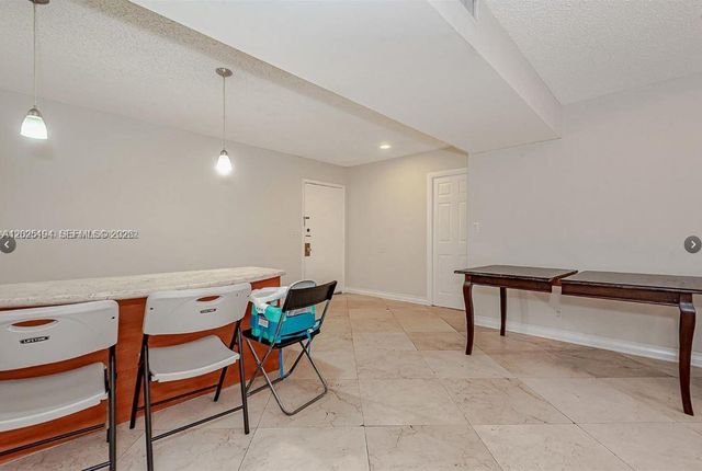 4000 N Hills Dr 29, Hollywood, FL 33021