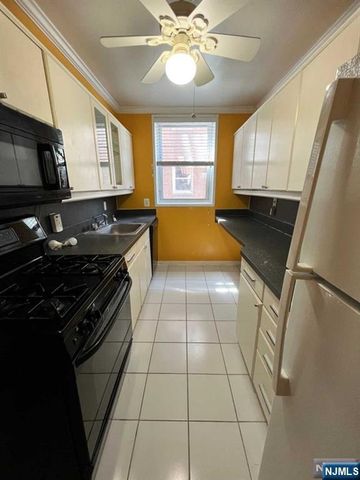 2160 Center 2K, Fort Lee, NJ 07024