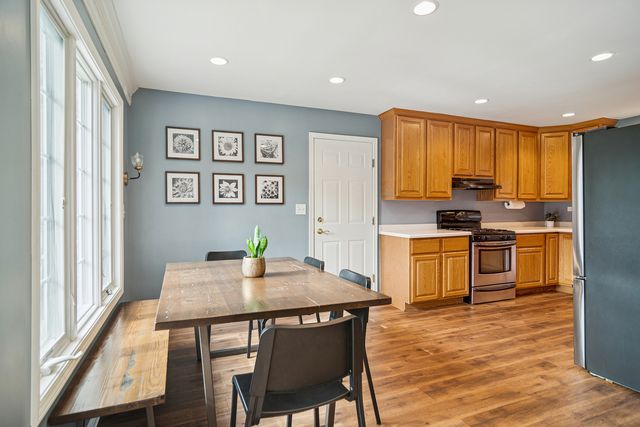 25235 W Hermosa Avenue, Wauconda, IL 60084