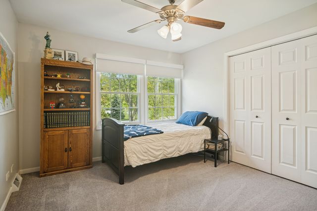 25235 W Hermosa Avenue, Wauconda, IL 60084