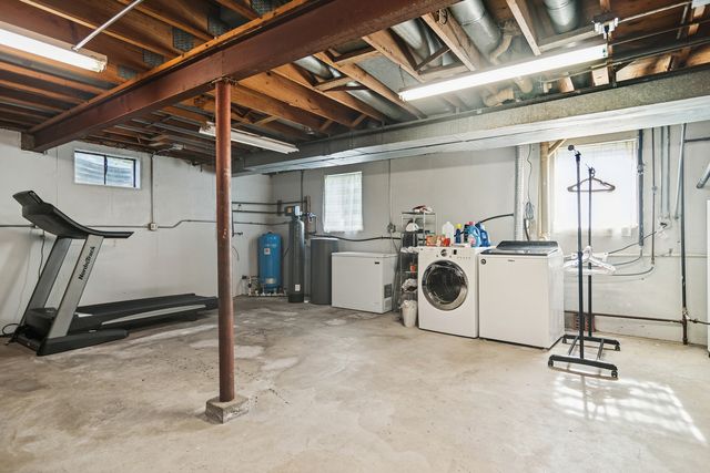 25235 W Hermosa Avenue, Wauconda, IL 60084