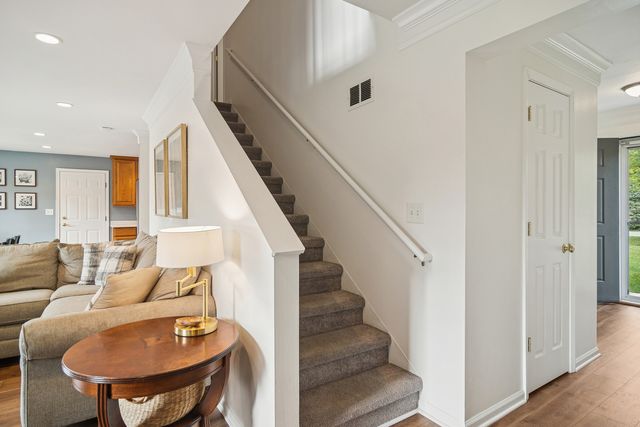 25235 W Hermosa Avenue, Wauconda, IL 60084